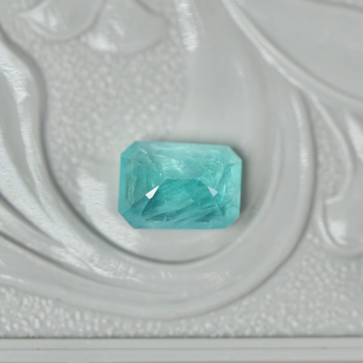 グランディディエライト 0.75ct  エメラルドカット 6.0mm×4.7mm×3.3mm【MJ2967】