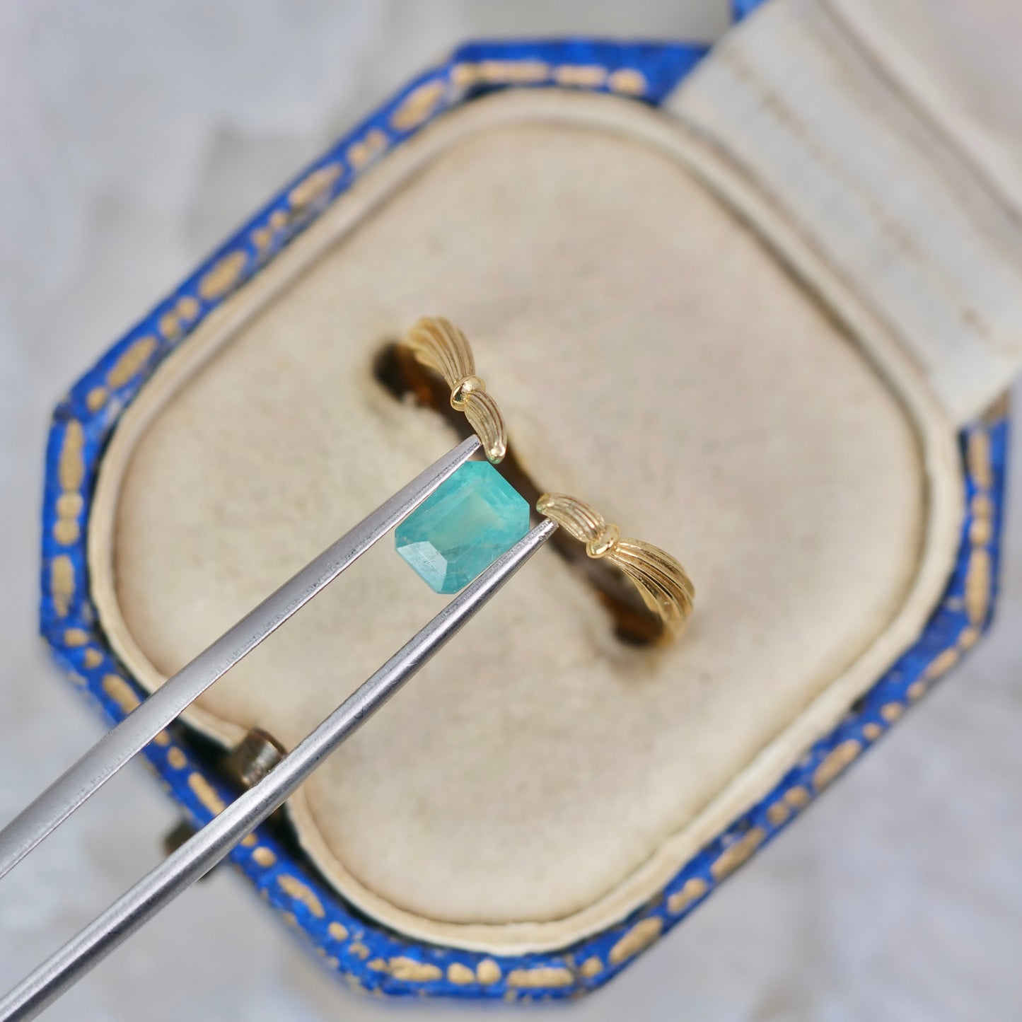 グランディディエライト 0.75ct  エメラルドカット 6.0mm×4.7mm×3.3mm【MJ2967】