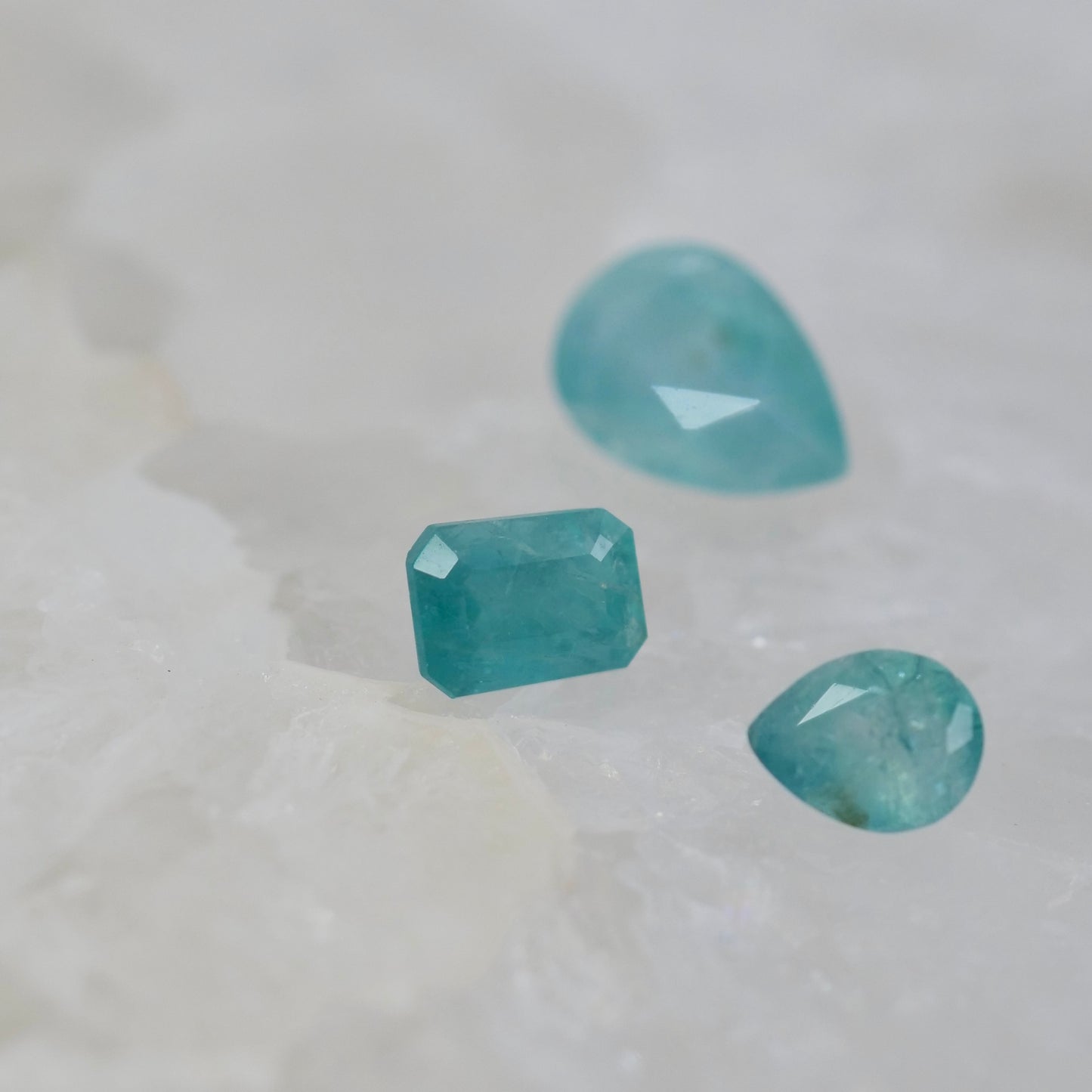 グランディディエライト 1.35ct  ペアシェイプカット 9.0mm×6.2mm×4.3mm【MJ2968】