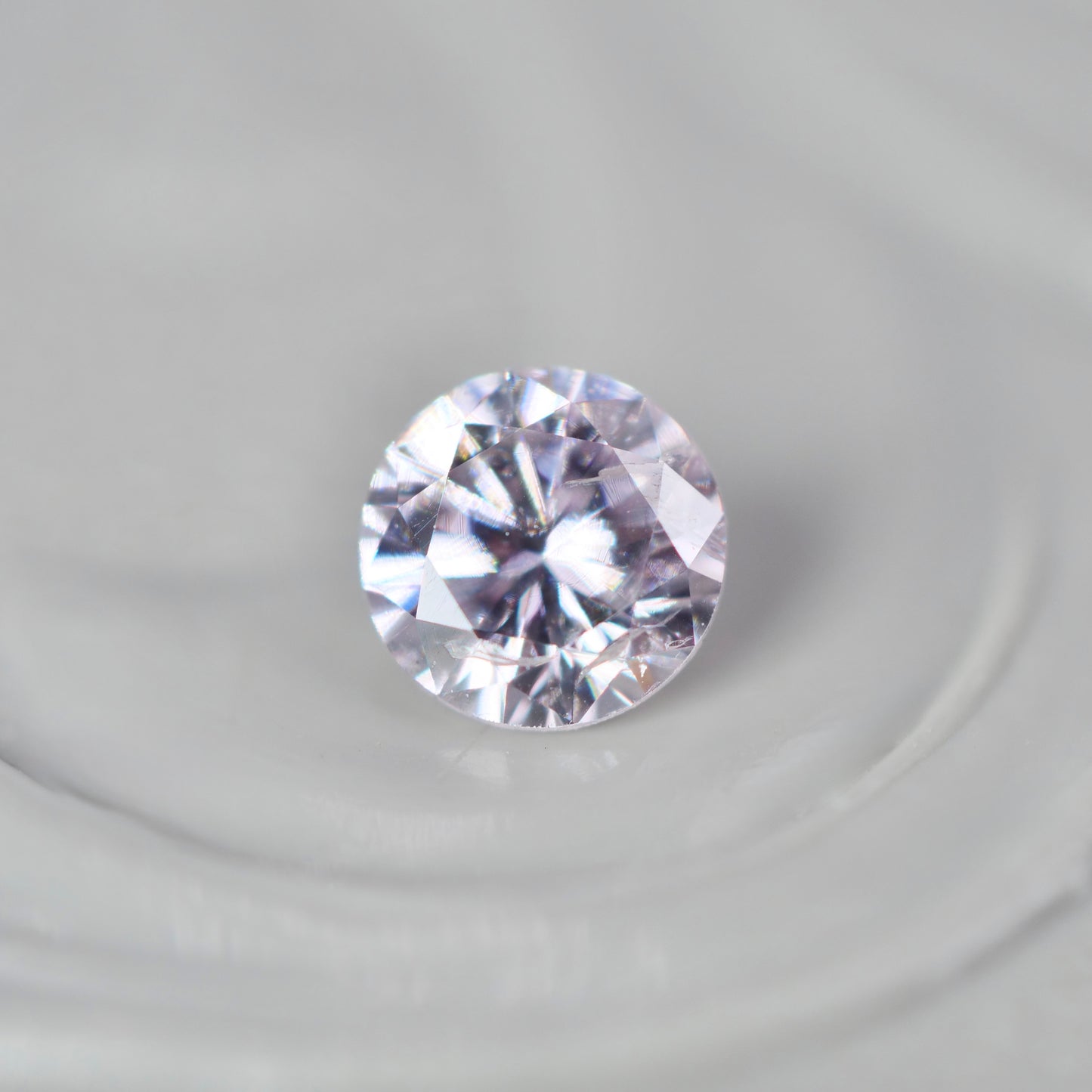 ピンクダイヤモンド 0.188ct Very Light Pink ラウンドカット 3.5mm×3.6mm×2.2mm ソーティング付【MJ3003】