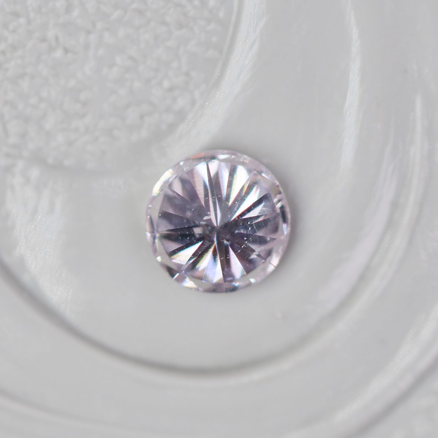 ピンクダイヤモンド 0.188ct Very Light Pink ラウンドカット 3.5mm×3.6mm×2.2mm ソーティング付【MJ3003】