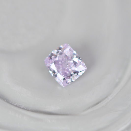 ピンクダイヤモンド 0.062ct Very Light Pink クッションカット  2.4mm×2.1mm×1.3mm ソーティング付【MJ3004】