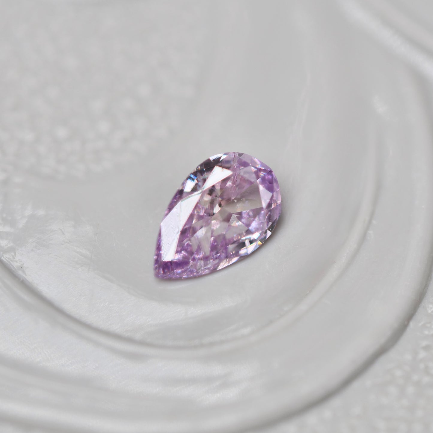 ピンクダイヤモンド 0.105ct Fancy Purple Pink ペアシェイプカット  4.4mm×2.7mm×1.3mm ソーティング付【MJ3005】