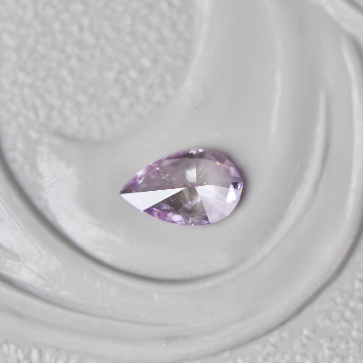 ピンクダイヤモンド 0.105ct Fancy Purple Pink ペアシェイプカット  4.4mm×2.7mm×1.3mm ソーティング付【MJ3005】