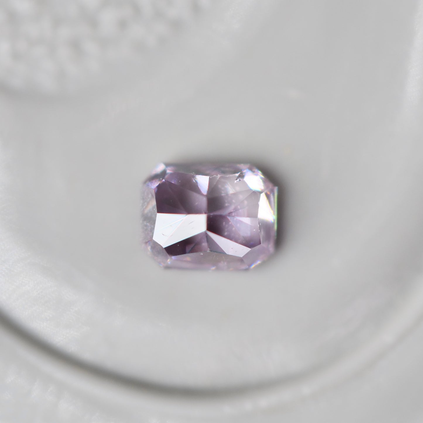 ピンクダイヤモンド 0.05ct Fancy Purple Pink クッションカット  2.3mm×1.8mm×1.4mm ソーティング付【MJ3006】