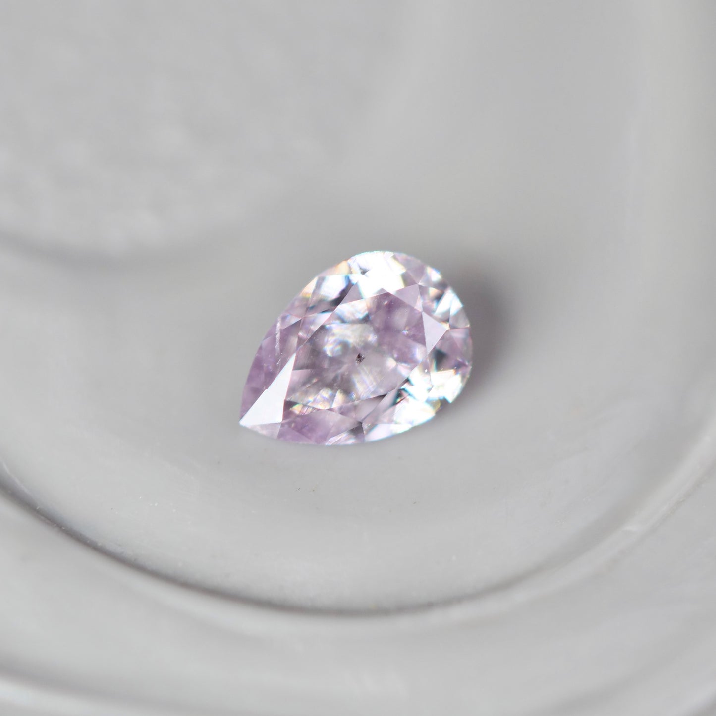 ピンクダイヤモンド 0.055ct Fancy Light Purple Pink ペアシェイプカット  3.0mm×2.1mm×1.2mm ソーティング付【MJ3008】