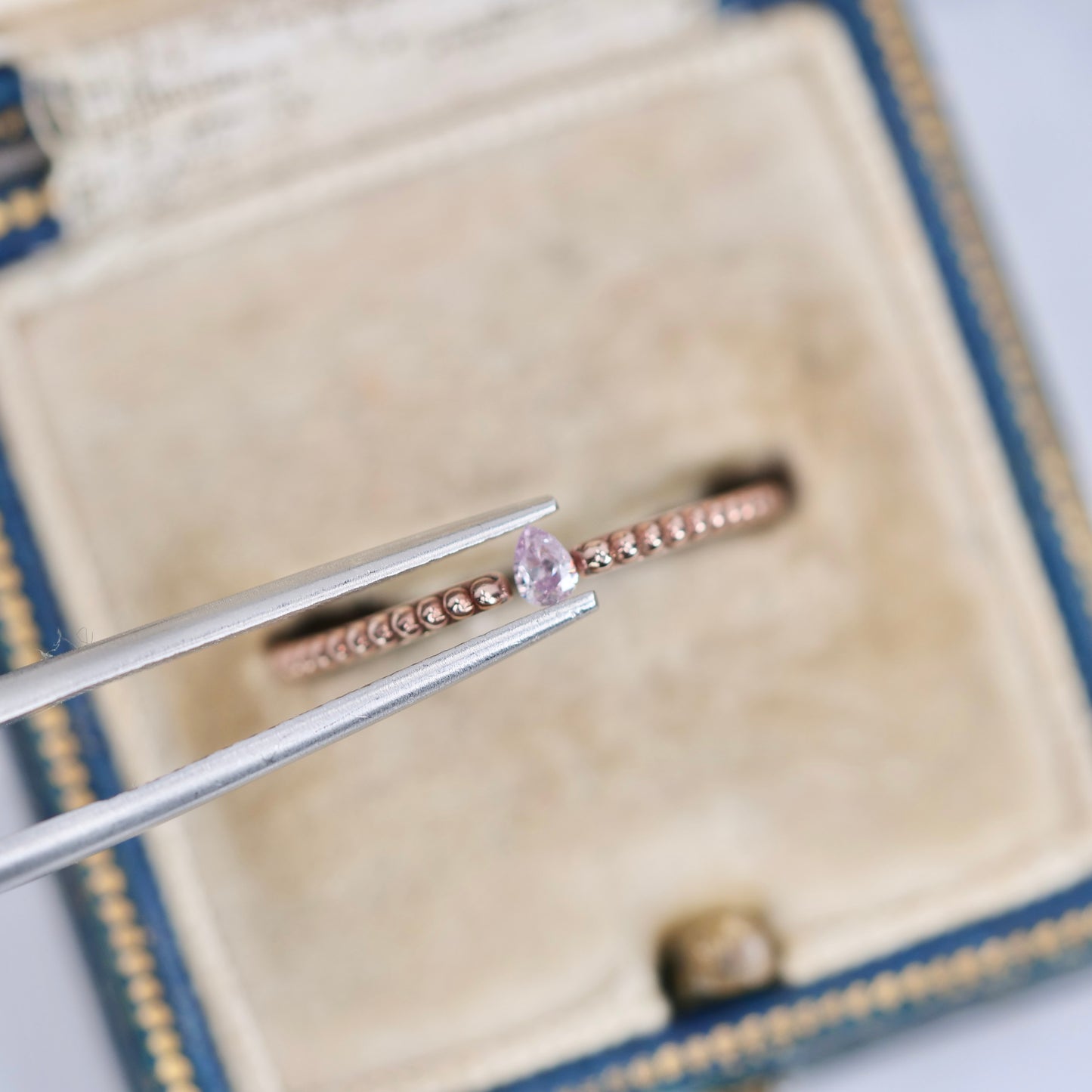 ピンクダイヤモンド 0.055ct Fancy Light Purple Pink ペアシェイプカット  3.0mm×2.1mm×1.2mm ソーティング付【MJ3008】