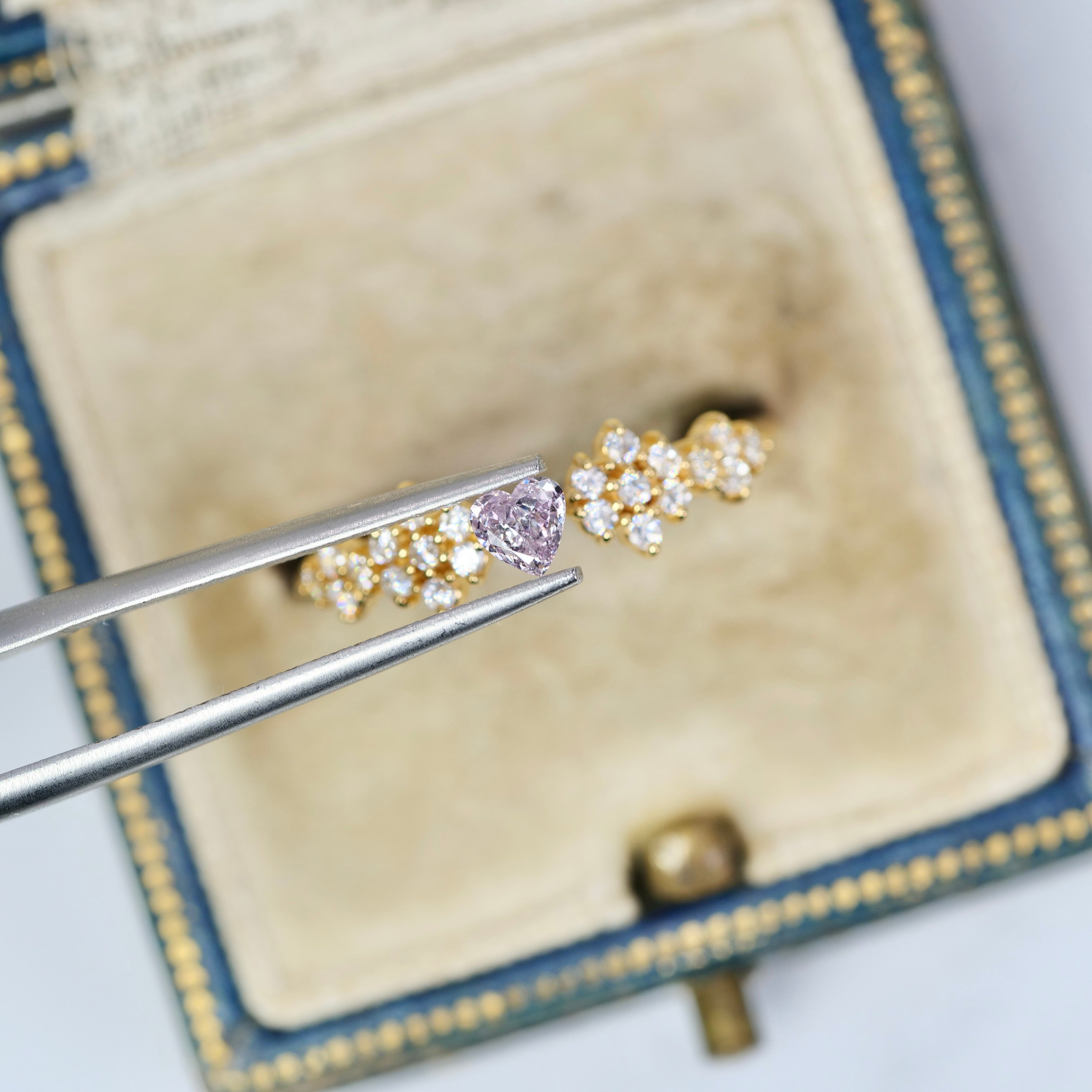 ピンクダイヤモンド 0.188ct Fancy Light Purple Pink ハートカット