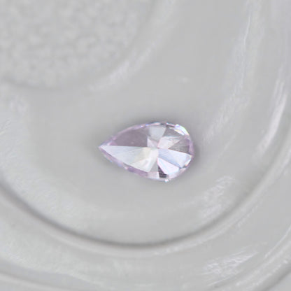 ピンクダイヤモンド 0.061ct Fancy Light Purple Pink ペアシェイプカット 3.0mm×1.9mm×1.4mm ソーティング付【MJ3011】