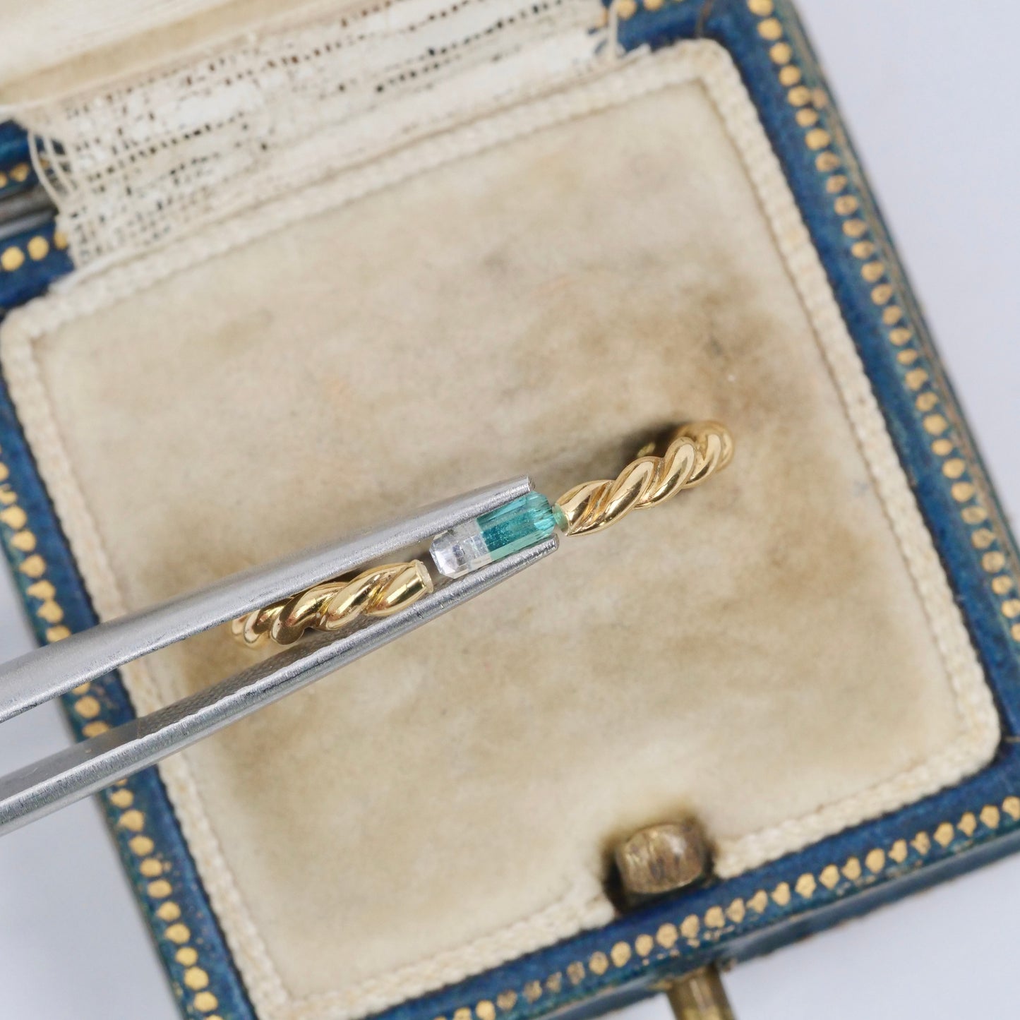 バイカラートルマリン 0.16ct  エメラルドカット 5.3mm×2.0mm×1.5mm【MJ3012】