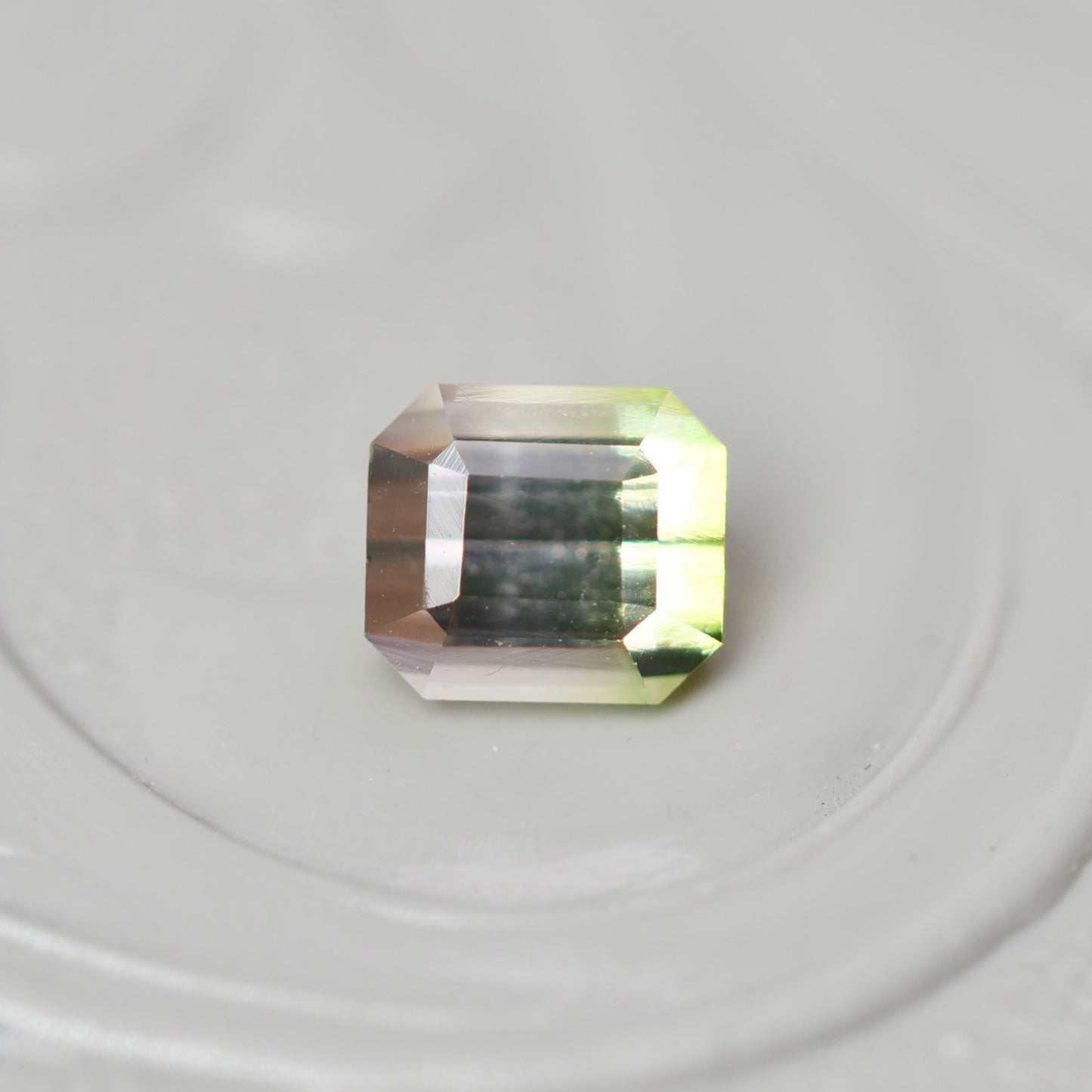 バイカラートルマリン 0.35ct  エメラルドカット 4.0mm×3.6mm×2.8mm【MJ3013】