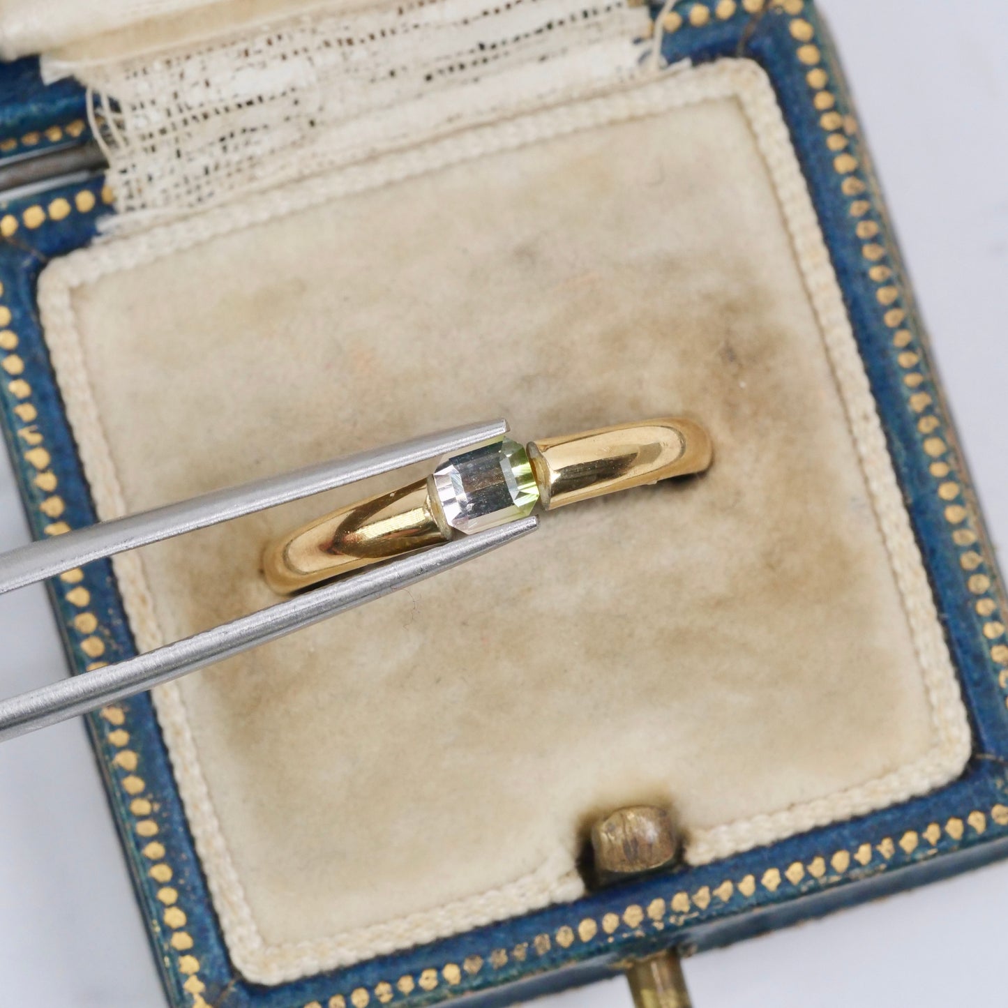 バイカラートルマリン 0.35ct  エメラルドカット 4.0mm×3.6mm×2.8mm【MJ3013】