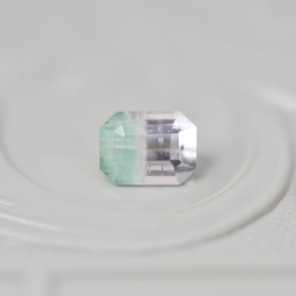 バイカラートルマリン 0.39ct  エメラルドカット 4.5mm×3.4mm×3.0mm【MJ3015】
