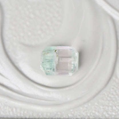 バイカラートルマリン 0.39ct  エメラルドカット 4.5mm×3.4mm×3.0mm【MJ3015】