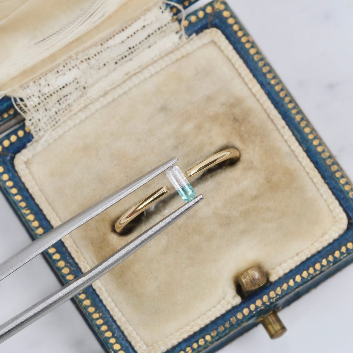 バイカラートルマリン 0.12ct  エメラルドカット 5.3mm×1.9mm×1.4mm【MJ3016】