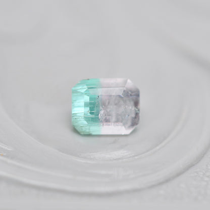 バイカラートルマリン 0.35ct  エメラルドカット 4.3mm×3.5mm×2.8mm【MJ3019】