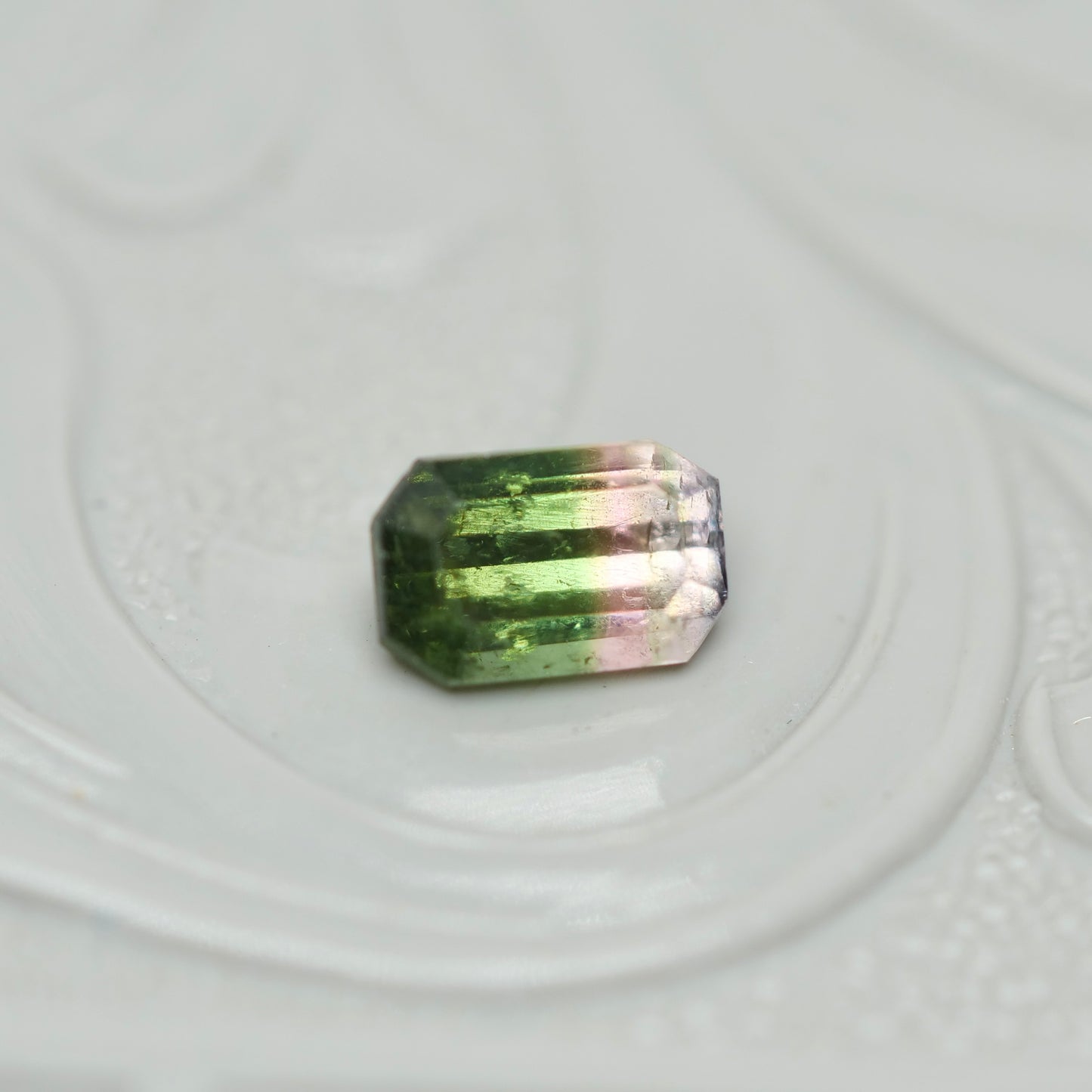 バイカラートルマリン 0.35ct  エメラルドカット 5.1mm×3.3mm×2.4mm【MJ3021】