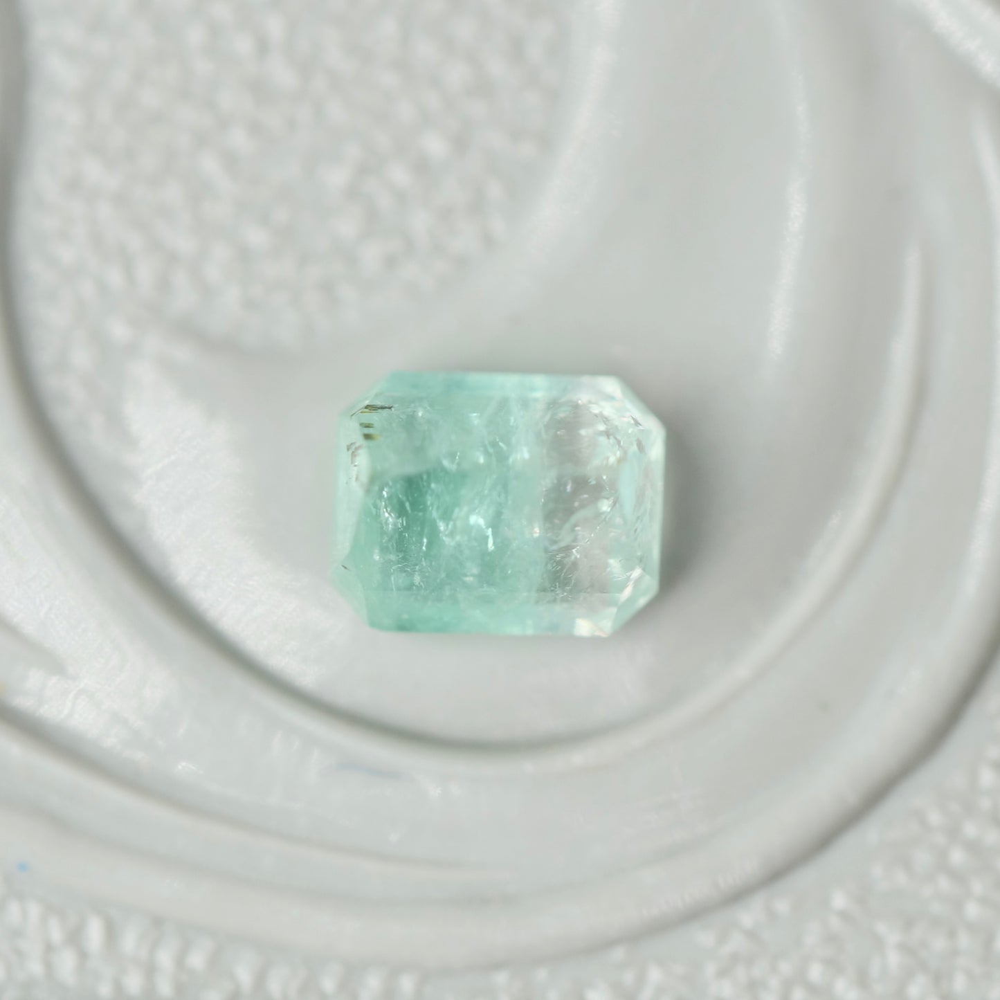 バイカラートルマリン 0.32ct  エメラルドカット 4.3mm×3.4mm×2.8mm【MJ3023】