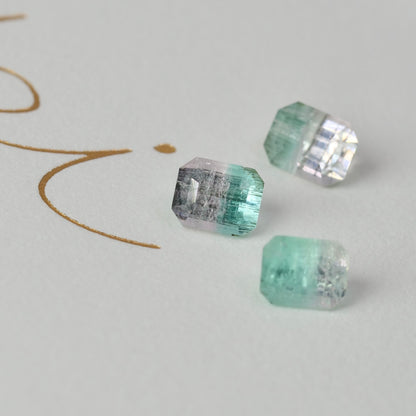 バイカラートルマリン 0.32ct  エメラルドカット 4.3mm×3.4mm×2.8mm【MJ3023】