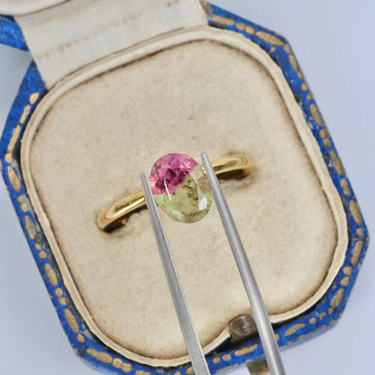 バイカラートルマリン 1.46ct オーバルカット  8.7mm×6.6mm×3.5mm【MJ3025】