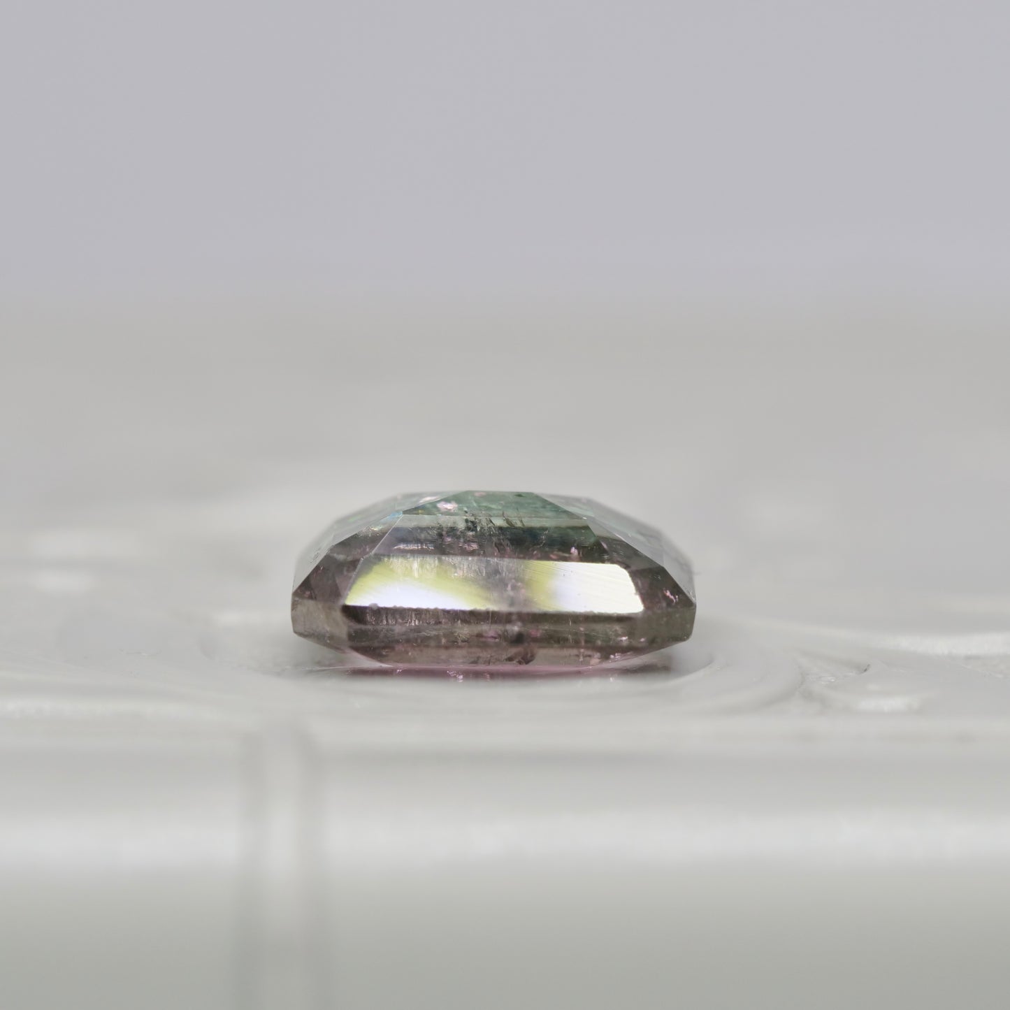 バイカラートルマリン 2.75ct エメラルドカット  9.3mm×8.1mm×3.8mm【MJ3026】