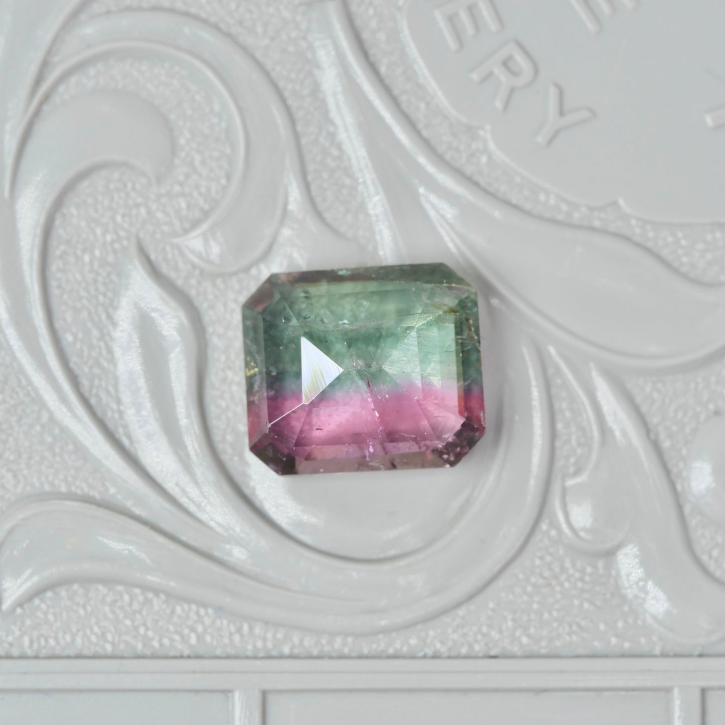 バイカラートルマリン 2.75ct エメラルドカット  9.3mm×8.1mm×3.8mm【MJ3026】