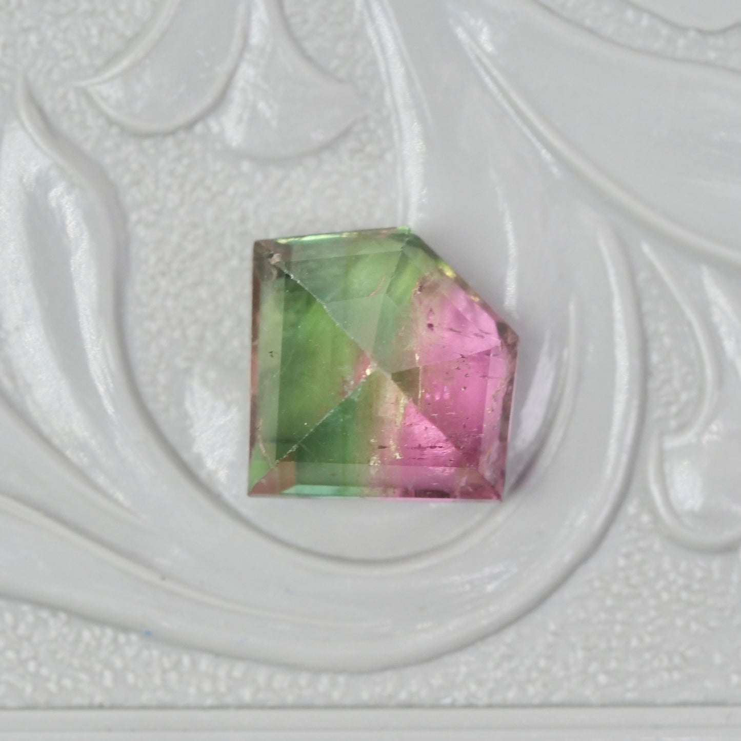 パーティーカラードトルマリン 1.97ct ダイヤカット  9.4mm×8.0mm×5.0mm【MJ3027】