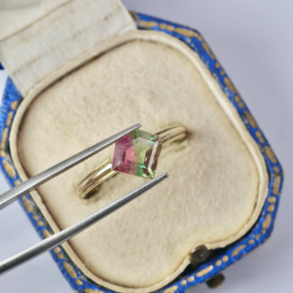 パーティーカラードトルマリン 1.97ct ダイヤカット  9.4mm×8.0mm×5.0mm【MJ3027】