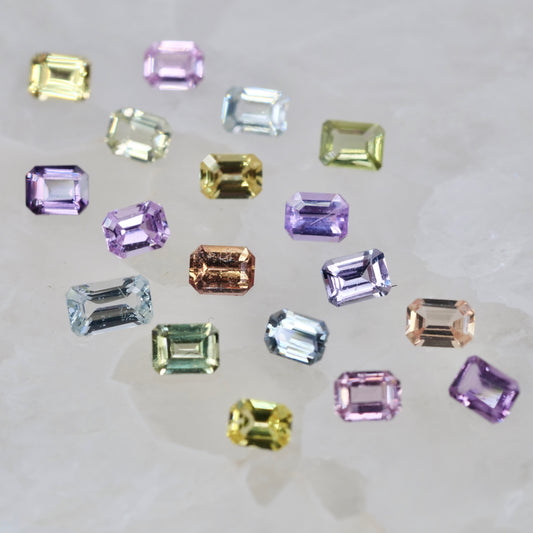 【期間・数量限定特別価格】サファイア エメラルドカット【MJ3024】