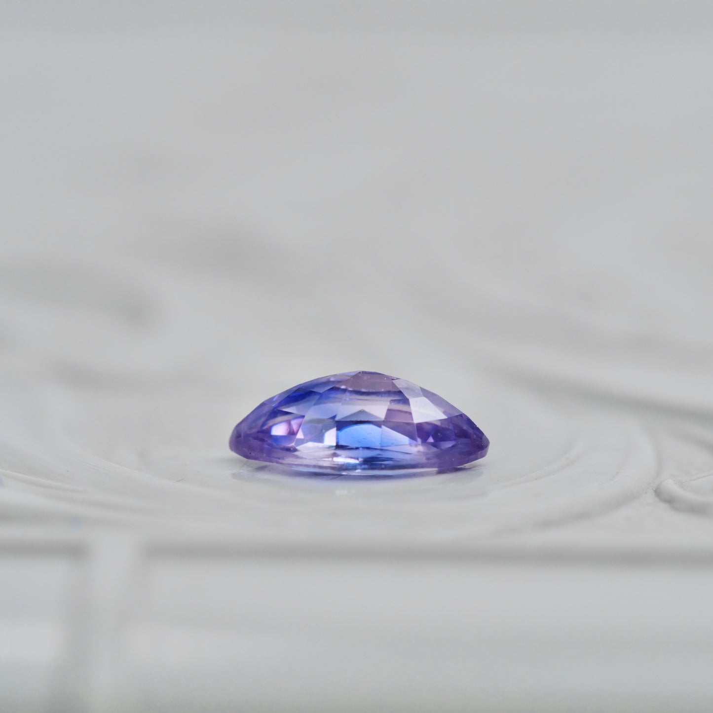 バイカラーサファイア マーキスカット 0.31ct 2.9mm×5.9mm×2.1mm【MJ3001】