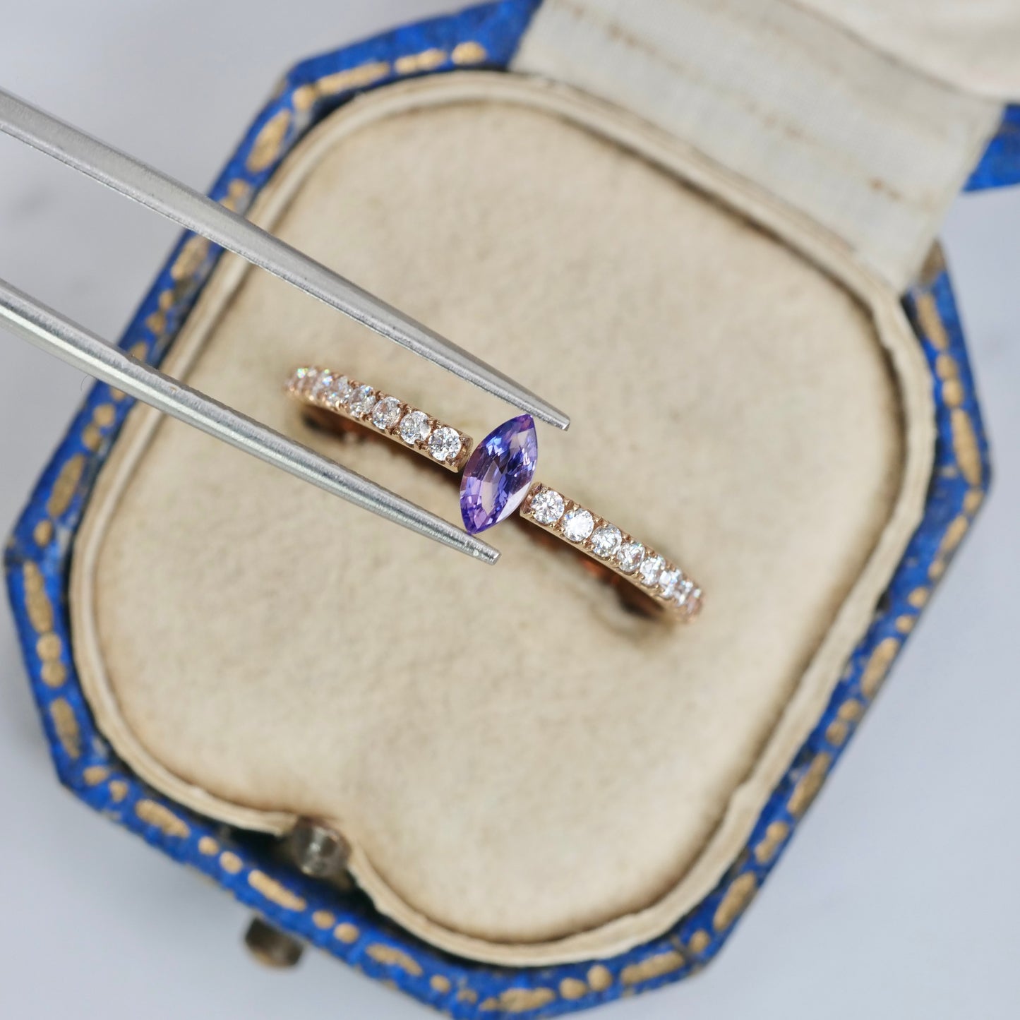 バイカラーサファイア マーキスカット 0.31ct 2.9mm×5.9mm×2.1mm【MJ3001】