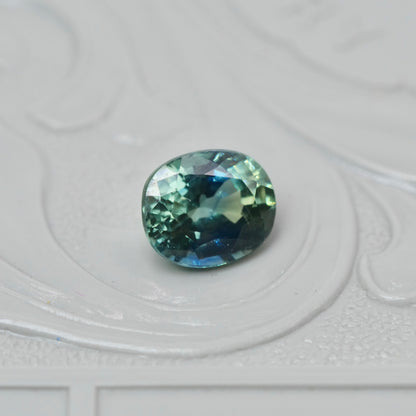 バイカラーサファイア 1.09ct オーバルカット 6.2mm×5.1mm×3.8mm【MJ2977】