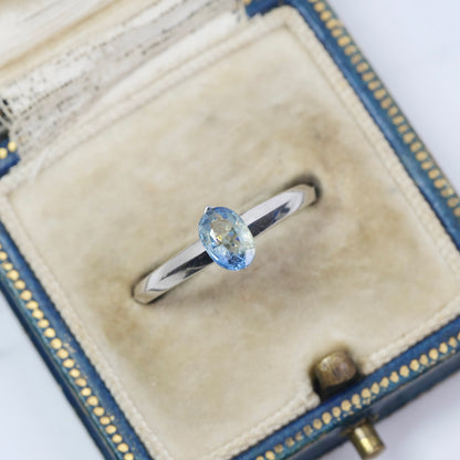 バイカラーサファイア 0.71ct オーバルカット 6.2mm×4.2mm×2.7mm【MJ2978】