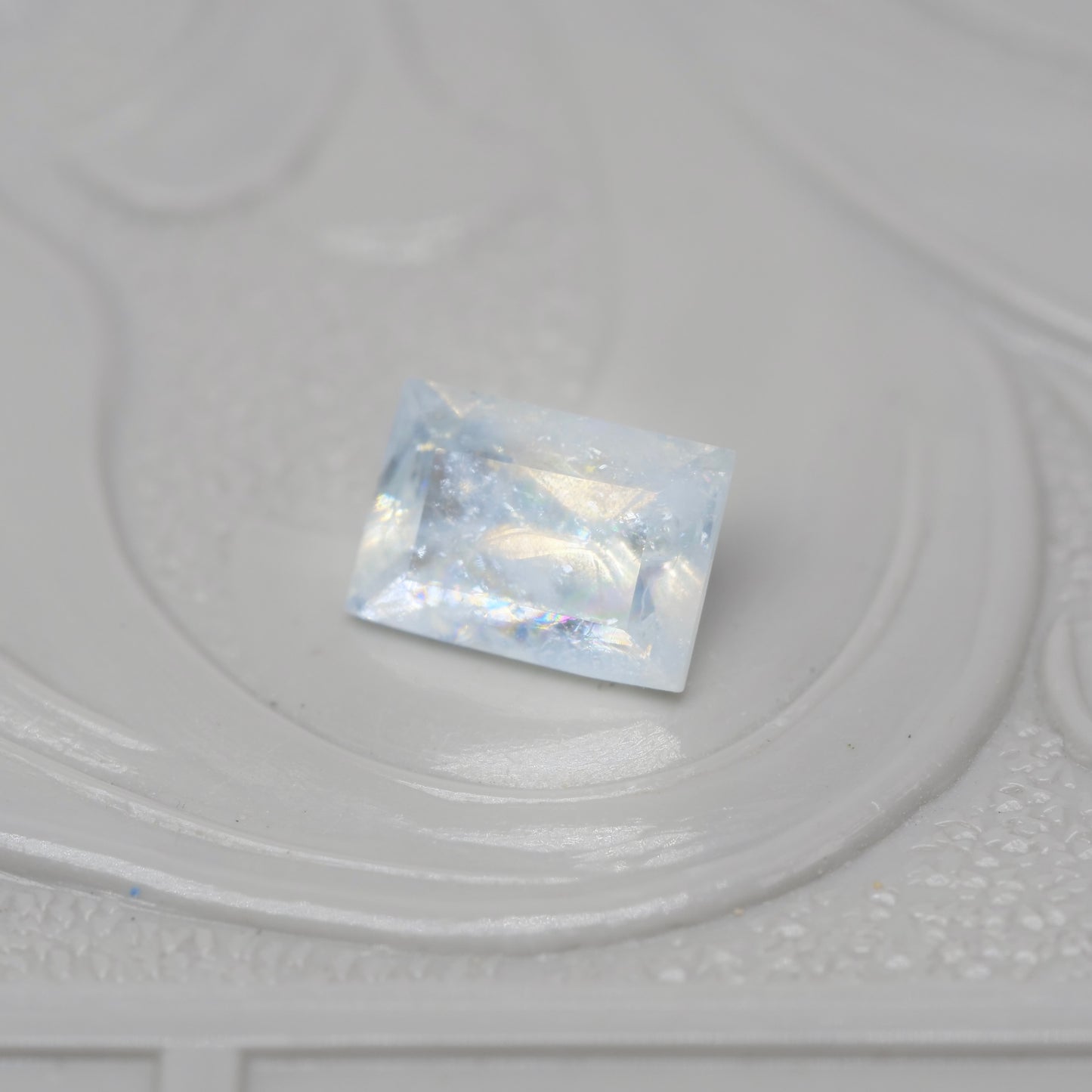 レインボーアクアマリン 0.36ct レクタングルカット 5.2mm×3.6mm×2.7mm【MJ2904】