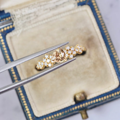 ジルコン 0.91ct トリリアント特殊カット 5.8mm×5.6mm×3.6mm【MJ2889】