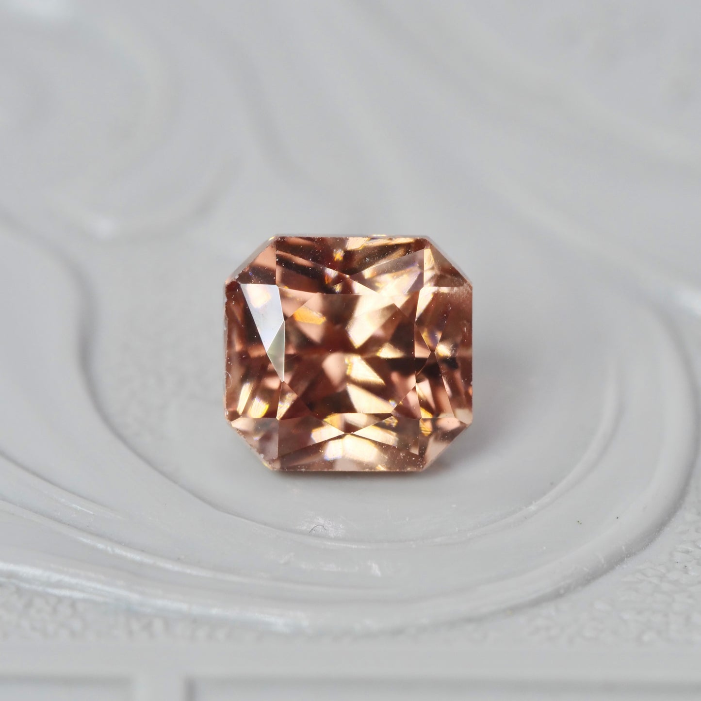 ジルコン 1.55ct オクタゴンカット 5.5mm×5.3mm×4.4mm【MJ2890】