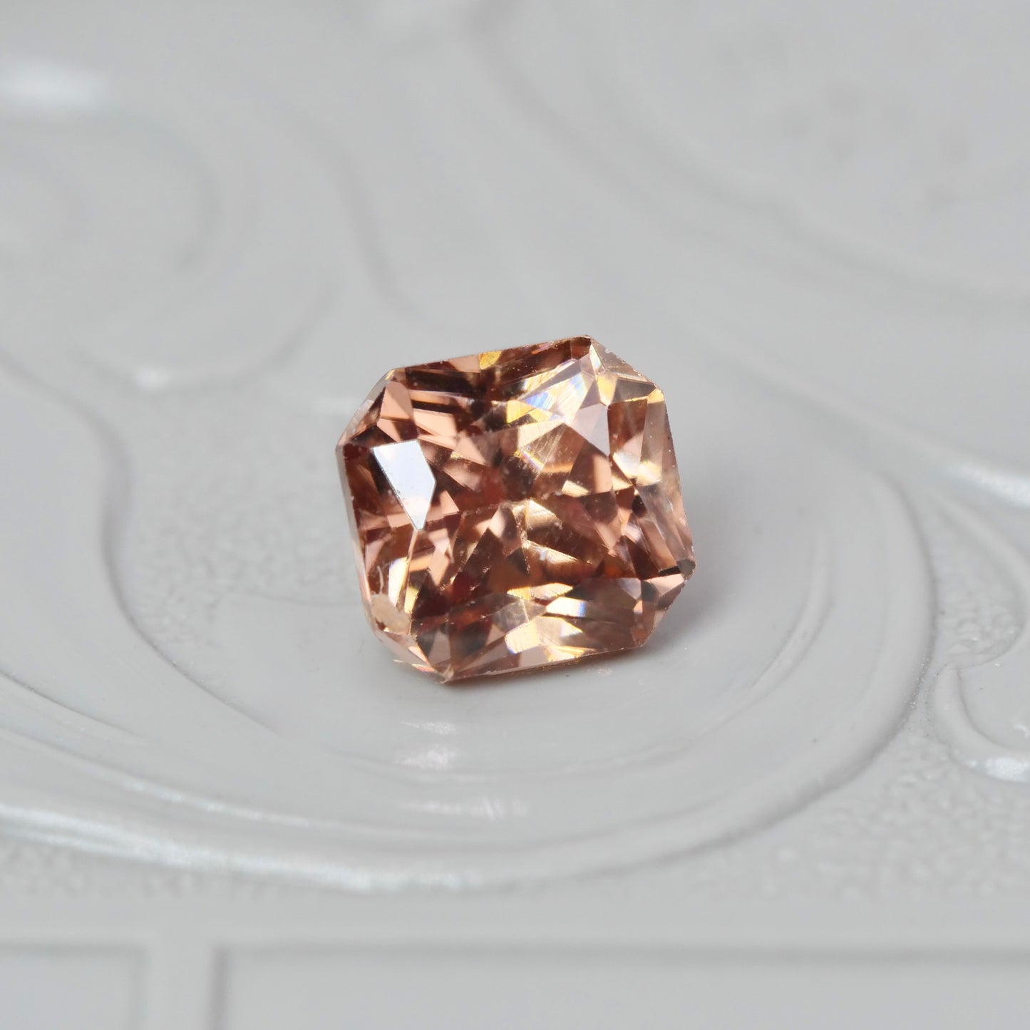 ジルコン 1.55ct オクタゴンカット 5.5mm×5.3mm×4.4mm【MJ2890】