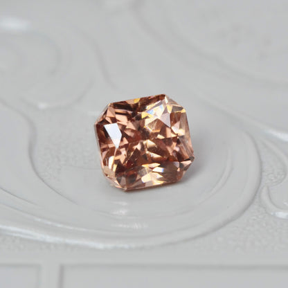 ジルコン 1.55ct オクタゴンカット 5.5mm×5.3mm×4.4mm【MJ2890】