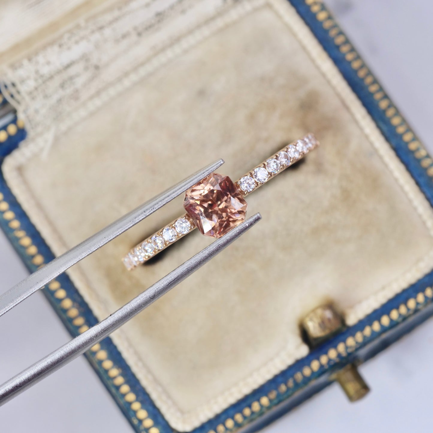 ジルコン 1.55ct オクタゴンカット 5.5mm×5.3mm×4.4mm【MJ2890】