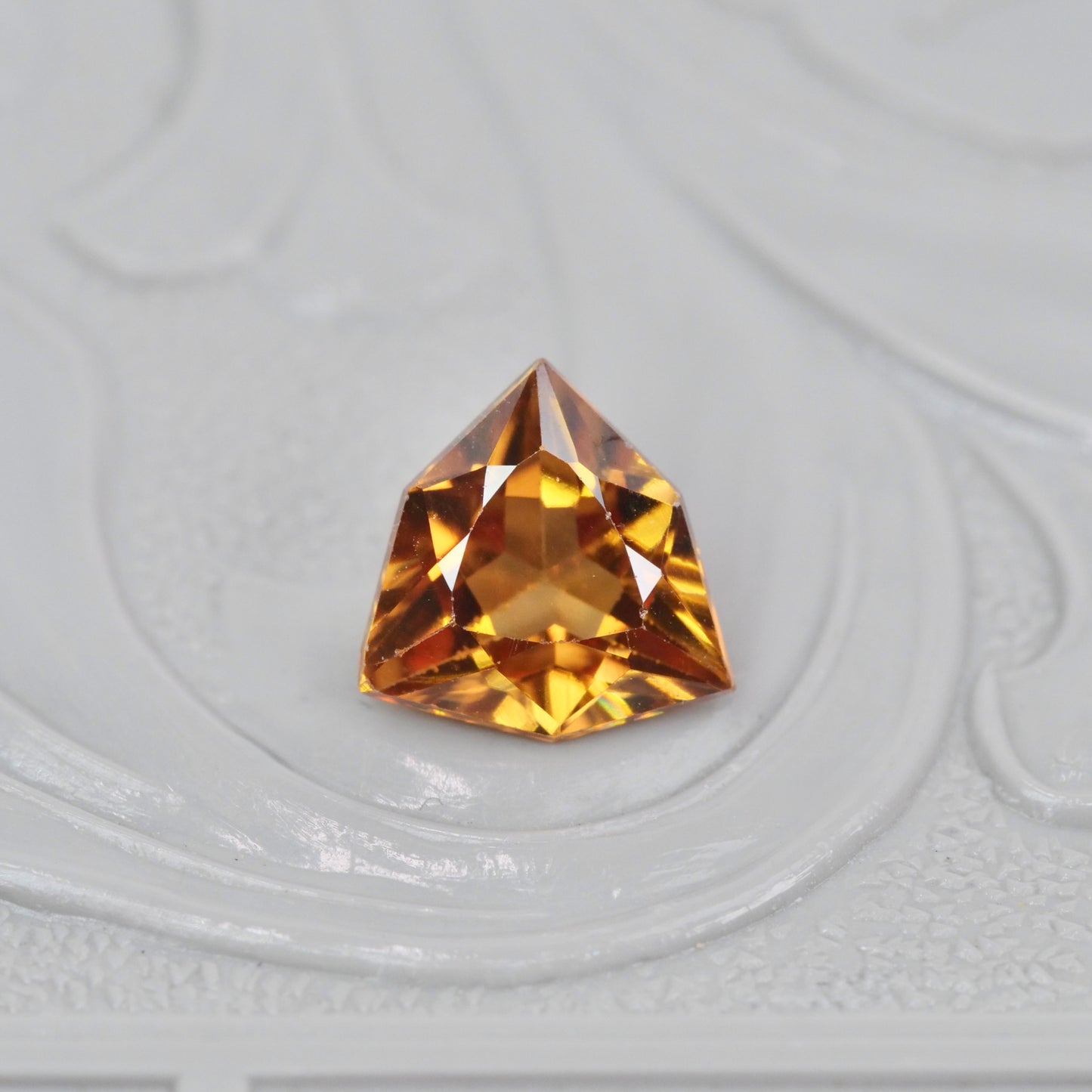 ジルコン 0.89ct トリリアント特殊カット 6.1mm×5.9mm×3.0mm【MJ2891】