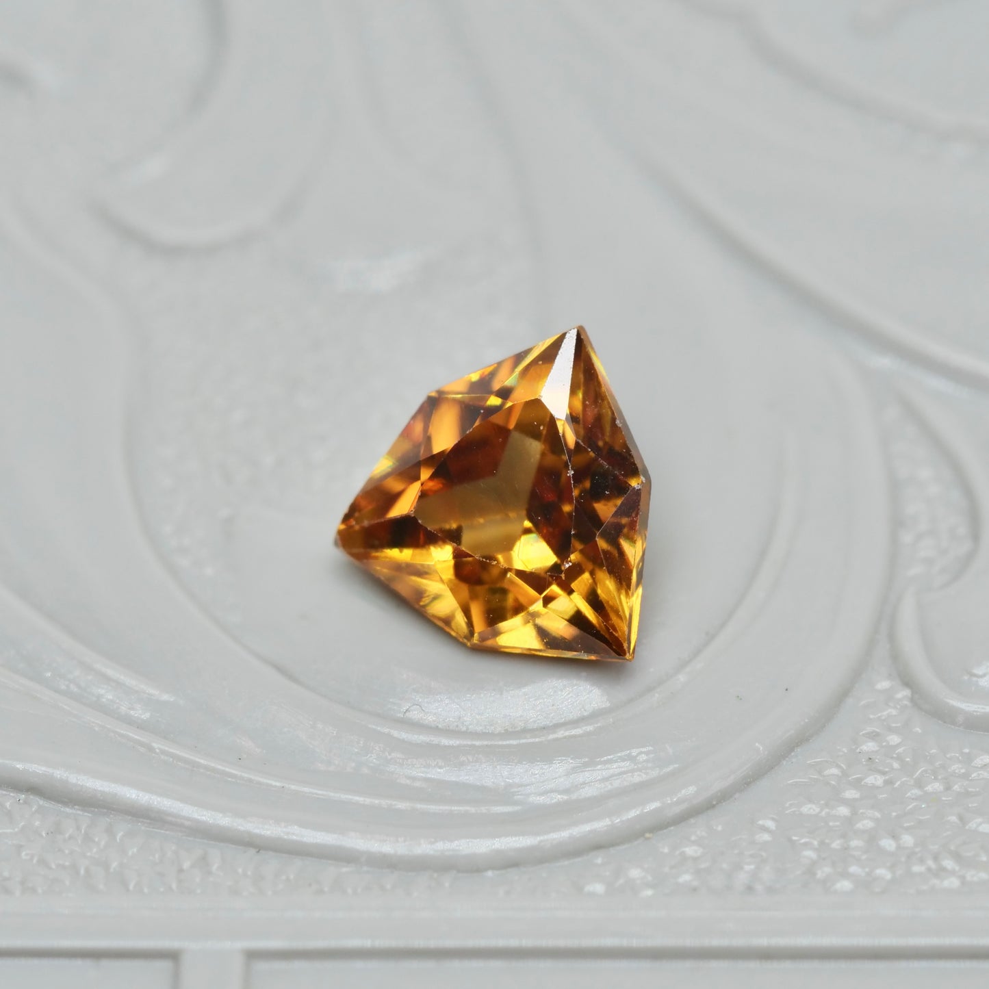 ジルコン 0.89ct トリリアント特殊カット 6.1mm×5.9mm×3.0mm【MJ2891】