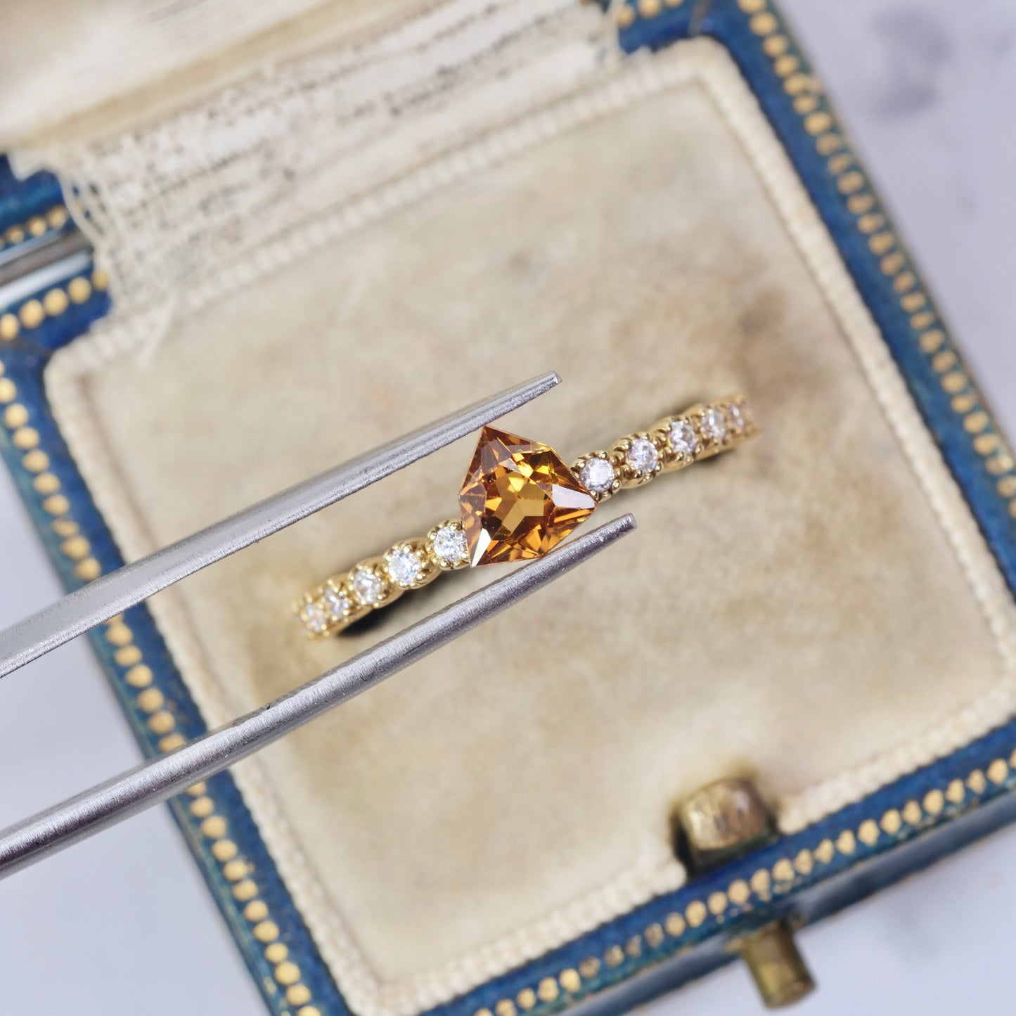 ジルコン 0.89ct トリリアント特殊カット 6.1mm×5.9mm×3.0mm【MJ2891】