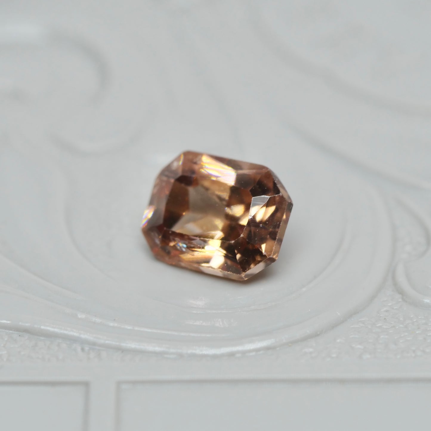 ジルコン 1.18ct ラディアントカット 6.5mm×4.9mm×3.4mm【MJ2892】