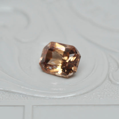 ジルコン 1.18ct ラディアントカット 6.5mm×4.9mm×3.4mm【MJ2892】