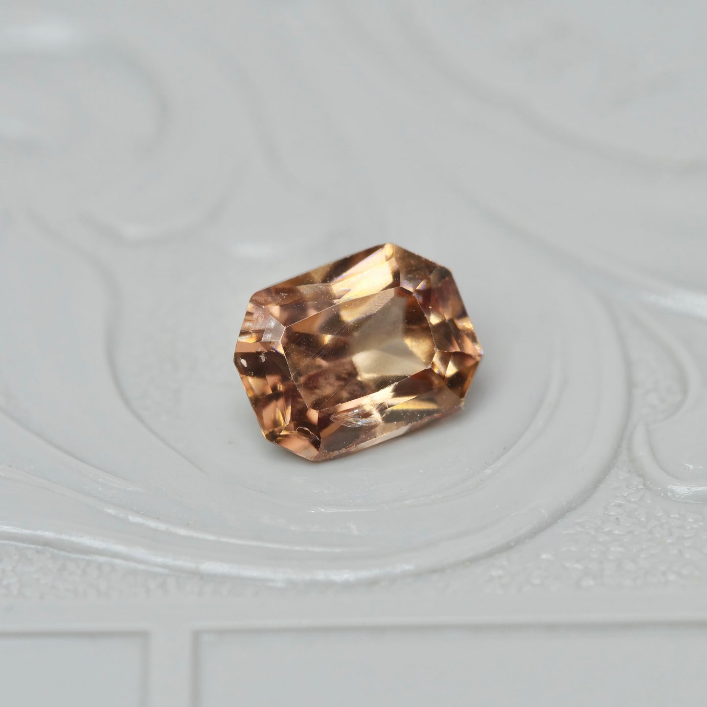 ジルコン 1.18ct ラディアントカット 6.5mm×4.9mm×3.4mm【MJ2892】