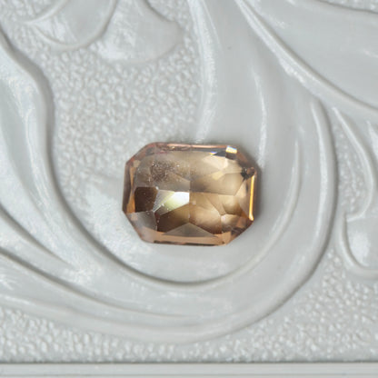 ジルコン 1.18ct ラディアントカット 6.5mm×4.9mm×3.4mm【MJ2892】