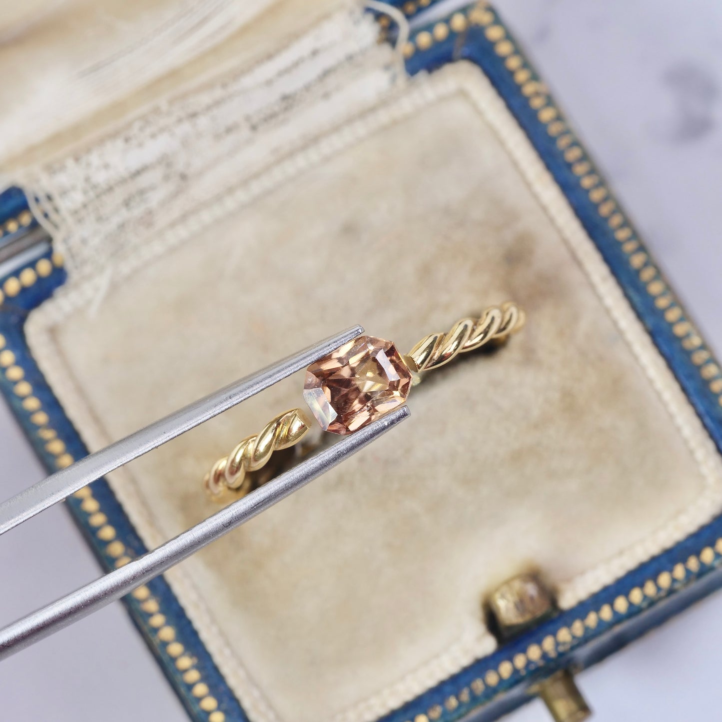 ジルコン 1.18ct ラディアントカット 6.5mm×4.9mm×3.4mm【MJ2892】