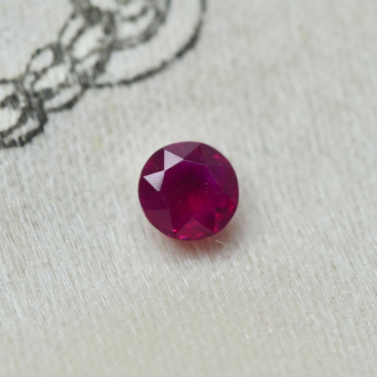 ルビー 0.11ct ローズカット 約2.8mm【MJ2973-1】