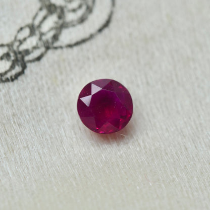 ルビー 0.11ct ローズカット 約2.8mm【MJ2973-1】