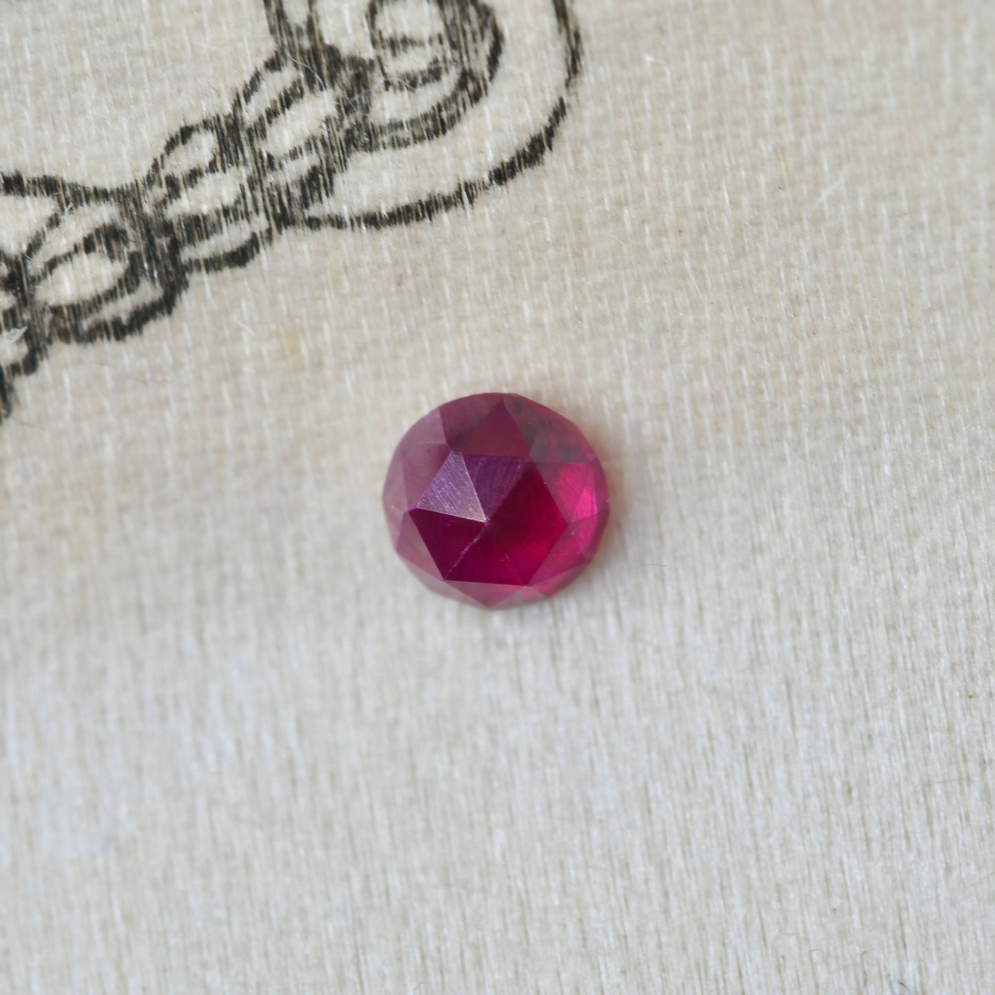 ルビー 0.11ct ローズカット 約2.8mm【MJ2973-2】